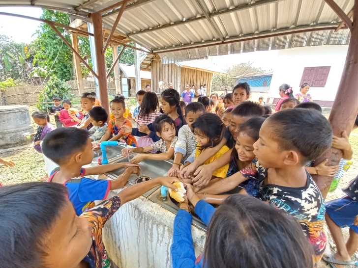 小学校の子どもたち(イメージ)1